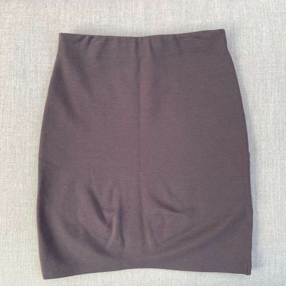 Aritzia Sunday Best Skirt - Picture 2 of 5